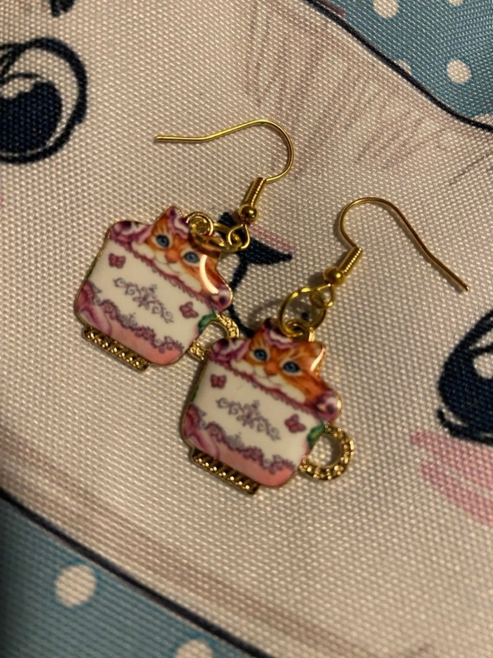 Cat in Teacup earrings - Pink & Floral